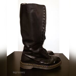 Dr. Martens Black 20-Hole Lace Size 10